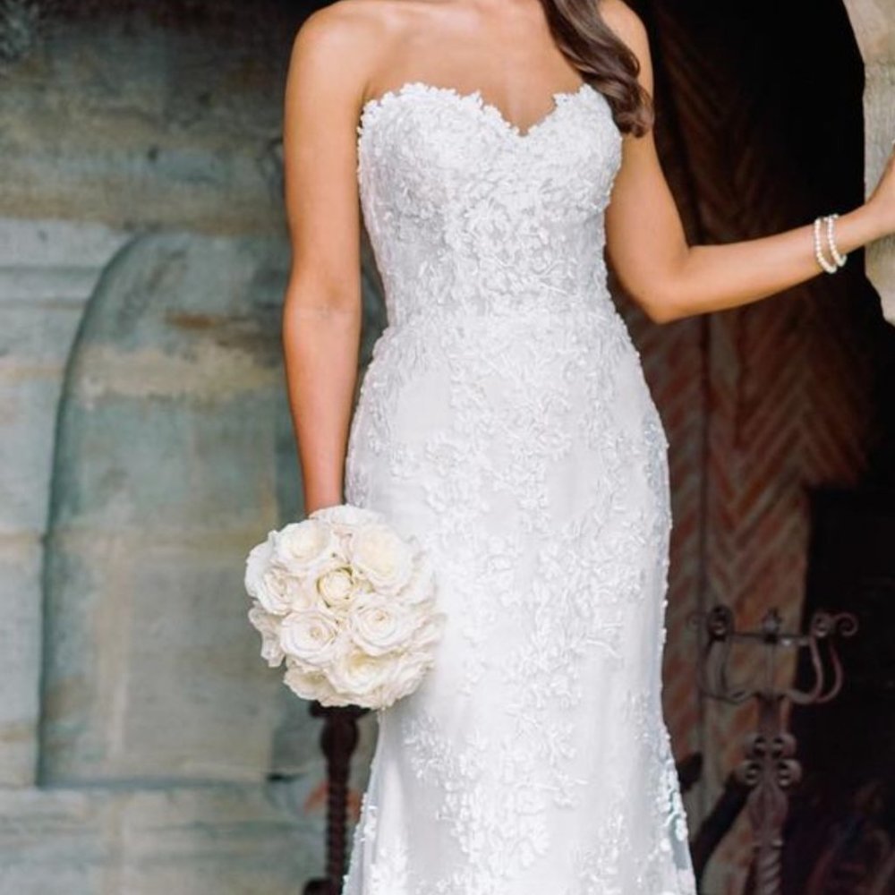 BRAND NEW - STILL IN BOX Lazaro Harlow Wedding Gown + Matching Veil